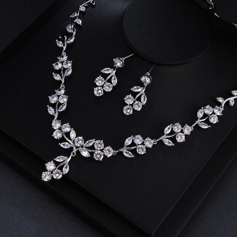 Earrings & Necklace High Quality Cubic Zirconia Plated White Gold Adjustable Crystal Set For Women Bride Jewelry Gift, As pic
Earrings & Necklace High Quality Cubic Zirconia Plated White Gold Adjustable Crystal Set For Women Bride Jewelry Gift, As pic