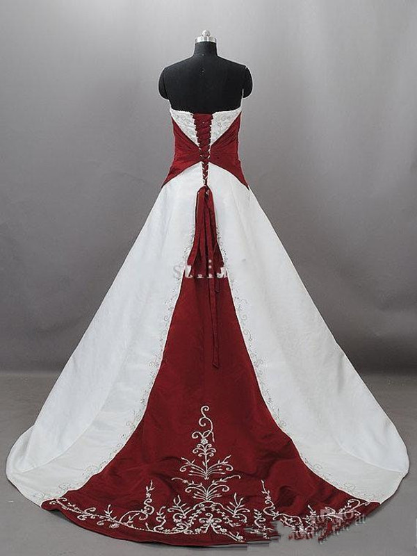 Vintage Red and White Wedding Dresses Strapless Satin Embroidery Lace-Up corset gothic Sweep Train Bridal Gowns vestido de novia