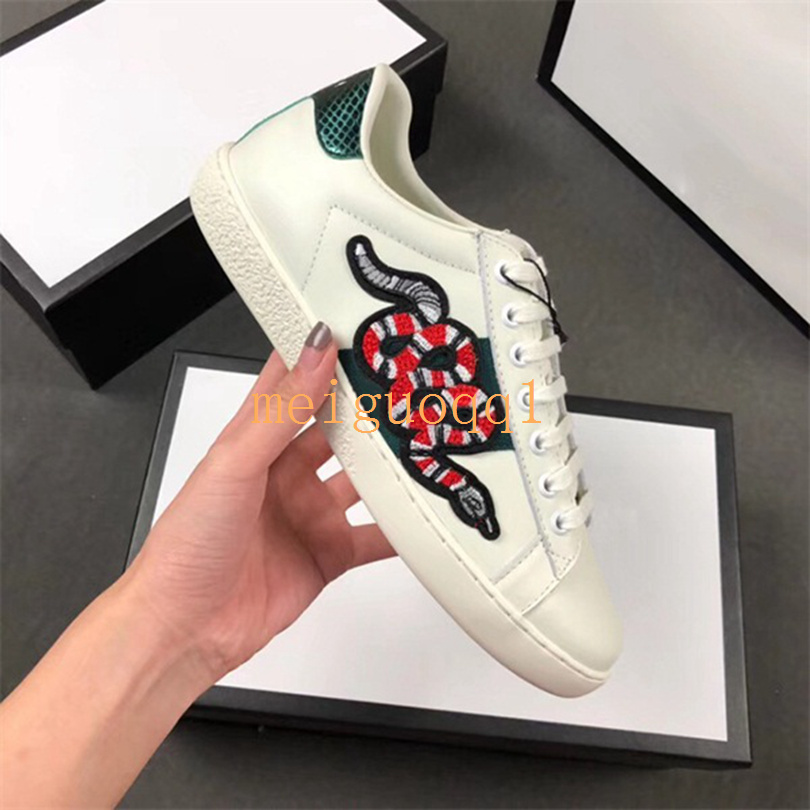 2020 New Designer shoes 100% Ace leather sneaker men women Classic trainers python tiger bee Flower Embroidered Cock Love sneakers 36-45
2020 New Designer shoes 100% Ace leather sneaker men women Classic trainers python tiger bee Flower Embroidered Cock Love sneakers 36-45