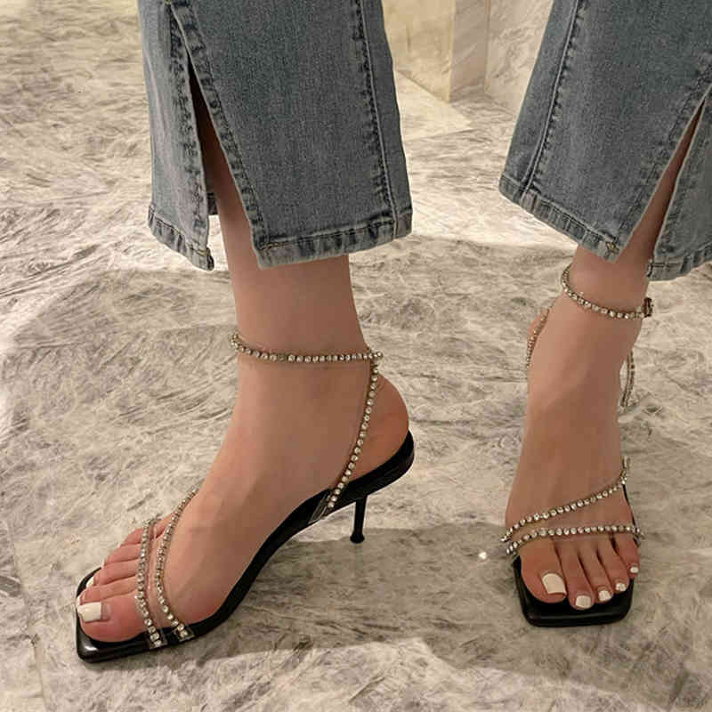 sandals nova marca feminina sandálias moda cristal strass transparente tornozelo stap stiletto saltos quadrados dedo do pé aberto vestido de, Black
sandals nova marca feminina sandálias moda cristal strass transparente tornozelo stap stiletto saltos quadrados dedo do pé aberto vestido de, Black