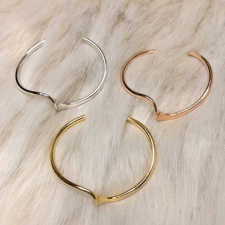 Elegant Charms Rose Gold Bangles for Women New High Quality Metal Silver Color Bracelets Korean Girls Fashion Jewelry Gifts Q0719
Elegant Charms Rose Gold Bangles for Women New High Quality Metal Silver Color Bracelets Korean Girls Fashion Jewelry Gifts Q0719