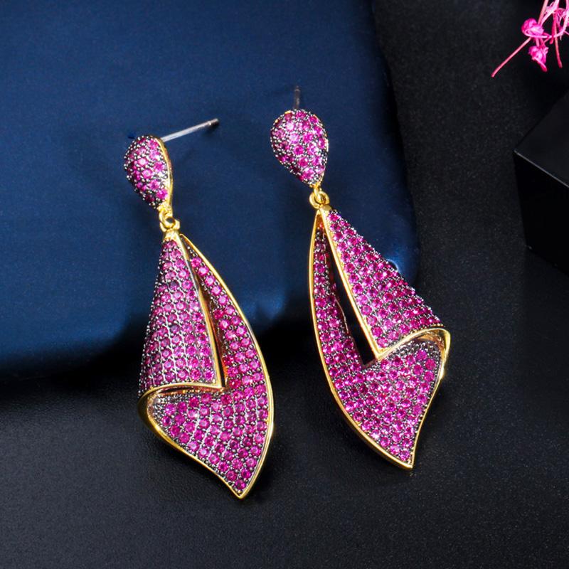 Pera Luxury Quality Rose Red CZ Zircon Elegant Conch Shape Dubai Gold Drop Earrings For Women Wedding Party 925 Jewlery E545 Dangl