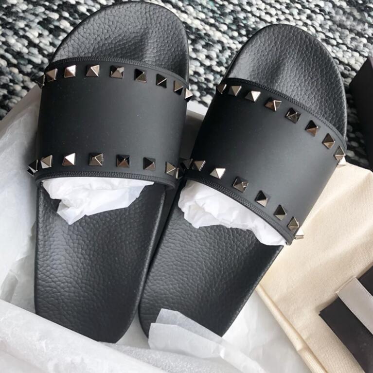 Classics V Women Men Flat Slides Spikes Rubber Sandal Rivets All Black Men Slipper Flip Flop Scuff Lovers Beach Sandals 36-44 Fsdf
Classics V Women Men Flat Slides Spikes Rubber Sandal Rivets All Black Men Slipper Flip Flop Scuff Lovers Beach Sandals 36-44 Fsdf