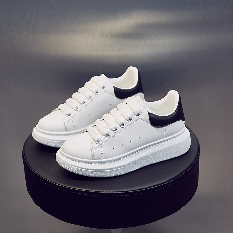 2023 Classical Casual Shoes Men Women Leather Lace Up Comfort Pretty chaussure Mens Trainers Daily Lifestyle Skateboarding Shoe size 36-44, White
2023 Classical Casual Shoes Men Women Leather Lace Up Comfort Pretty chaussure Mens Trainers Daily Lifestyle Skateboarding Shoe size 36-44, White