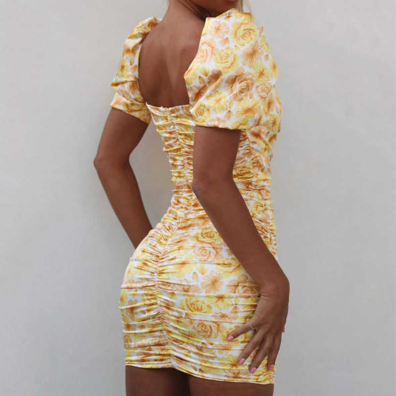 DEAT Women Print Pleated Short Puff Sleeve Buttocks Dress Square Collar High Waist Slim Fashion Spring Summer 11B628 210709