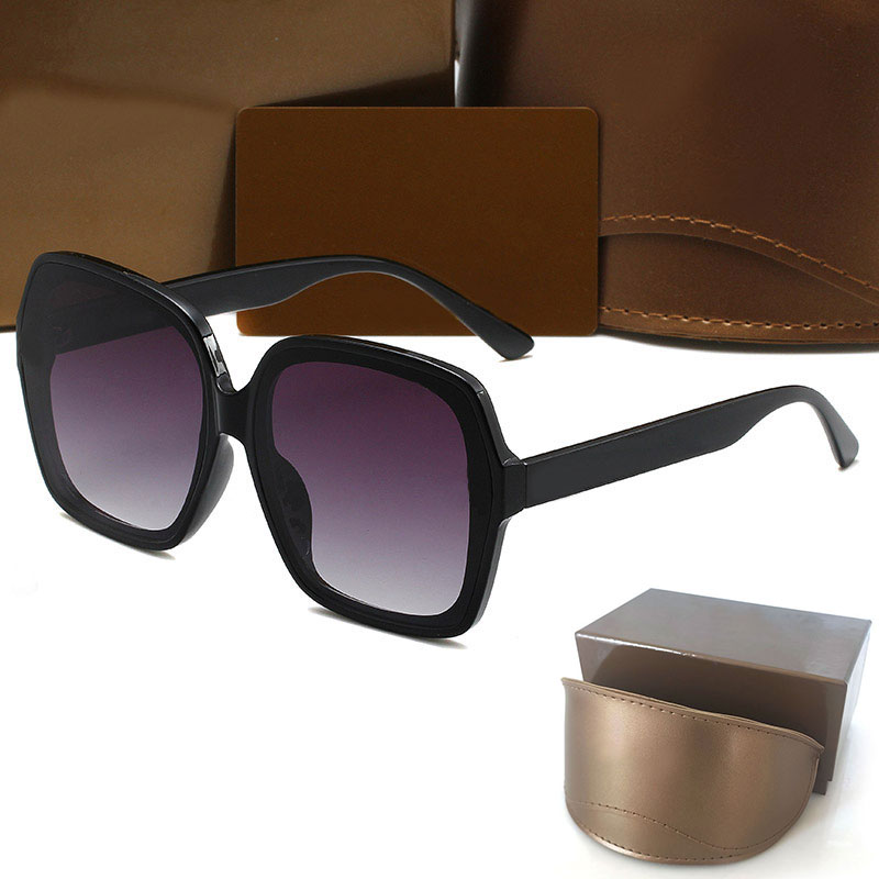High Quality Womans Sunglasses Luxury Mens Sun glasses UV Protection men Designer eyeglass Gradient Metal hinge Fashion women spectacles wit, White;black
High Quality Womans Sunglasses Luxury Mens Sun glasses UV Protection men Designer eyeglass Gradient Metal hinge Fashion women spectacles wit, White;black