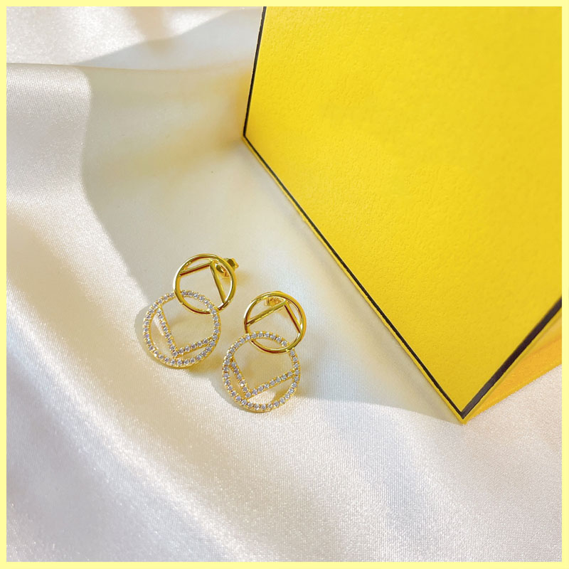 2021 Women Designer Hoop Earings Womens Jewelry Elegant Crystal Earrings Studs Letter F Earrings Designers Earring 925 Silver 21082402R
2021 Women Designer Hoop Earings Womens Jewelry Elegant Crystal Earrings Studs Letter F Earrings Designers Earring 925 Silver 21082402R
