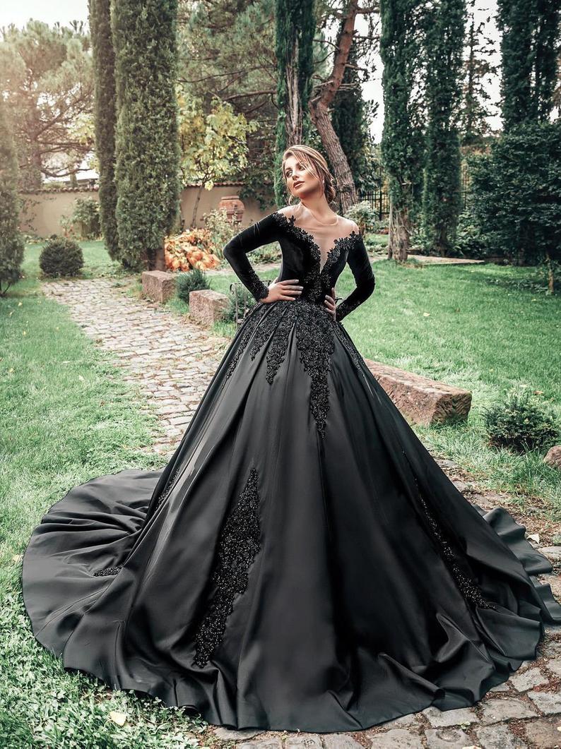 Black Plus Size A Line Wedding Dress Sheer Jewel Neck Long Sleeve Bridal Gowns Crystal Beading Zipper Back Bride Dresses