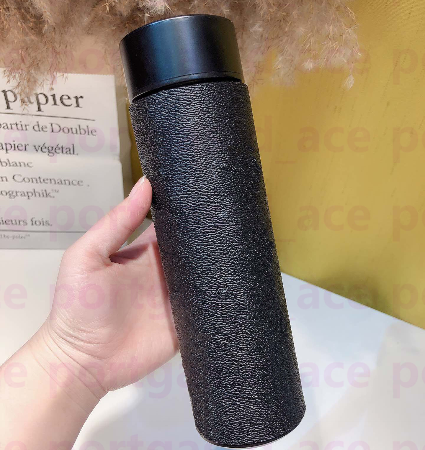 Classic Flower Letter Water Bottle 500ml Led Temperature Display Thermos Outdoor Portable Hiking Travel Smart Thermoses Fashion Cup Mugs with Box
Classic Flower Letter Water Bottle 500ml Led Temperature Display Thermos Outdoor Portable Hiking Travel Smart Thermoses Fashion Cup Mugs with Box