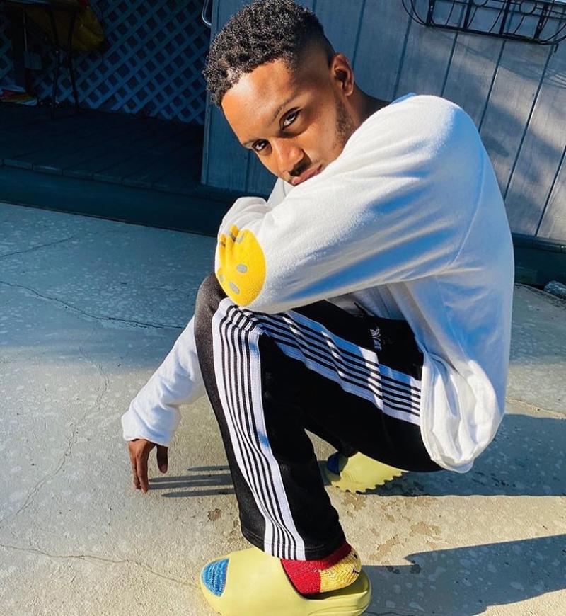 Streetwear AWGE Needles Sweatpants Women Men Striped Zipper Black Apricot Pants Butterfly Embroidery Joggers Men's