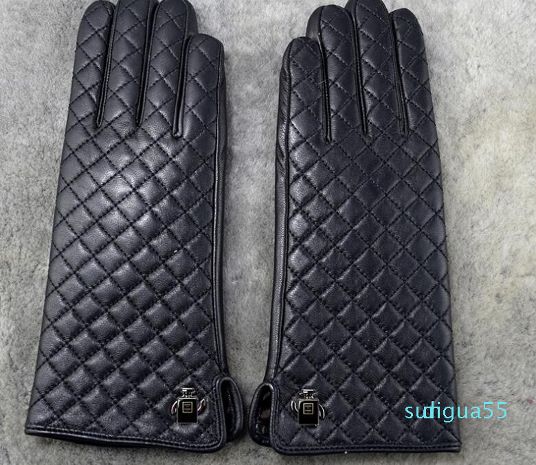 fashion Women winter fur Luxury Leather Softs gloves Diamond lattice rabbit soft warm sheepskin Sexy drive Locomotive rider gloves, Blue;gray
fashion Women winter fur Luxury Leather Softs gloves Diamond lattice rabbit soft warm sheepskin Sexy drive Locomotive rider gloves, Blue;gray