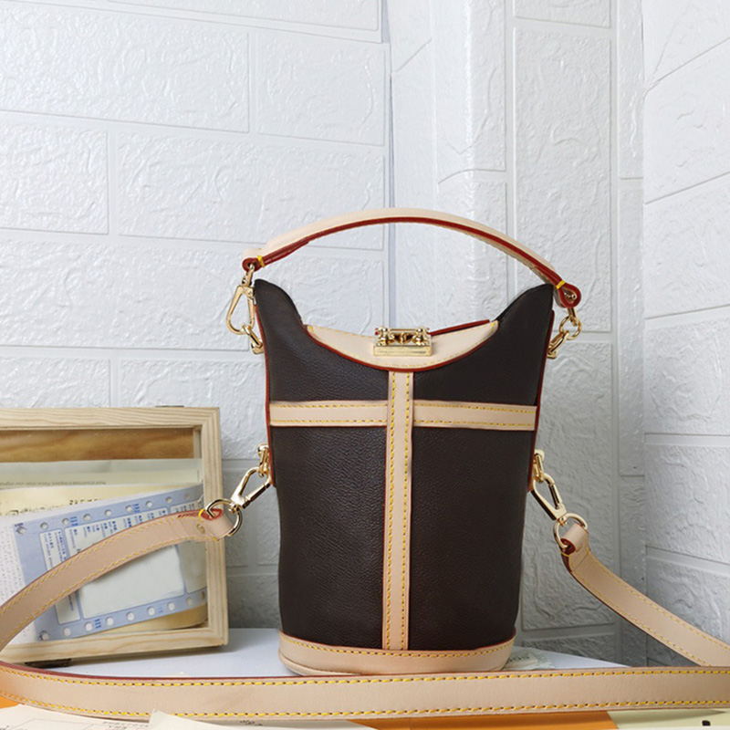 Classic duffle bag Real Leather Designer Handbag Printing Flowers lock Shoulder Bags Crossbody Purse Handbags Totes, Brown
Classic duffle bag Real Leather Designer Handbag Printing Flowers lock Shoulder Bags Crossbody Purse Handbags Totes, Brown