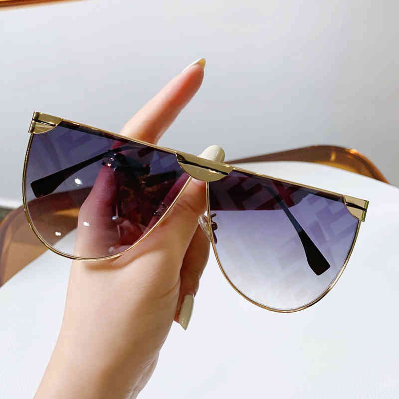 2021 new letter F fashion trend women's Sunglass conjoined men's and women's Sunglass toad glass
2021 new letter F fashion trend women's Sunglass conjoined men's and women's Sunglass toad glass