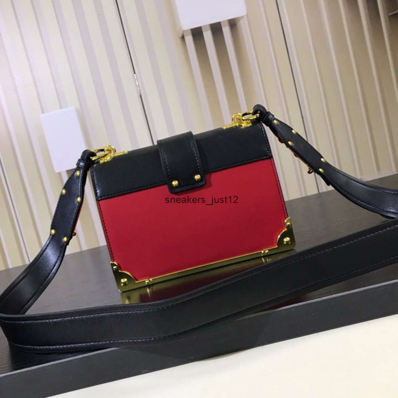 Luxury Womens small with box pra cahier black crossbody bags Genuine leather cowhide designer Luxus Handtaschen Geldbrsen Shoulder bag
Luxury Womens small with box pra cahier black crossbody bags Genuine leather cowhide designer Luxus Handtaschen Geldbrsen Shoulder bag