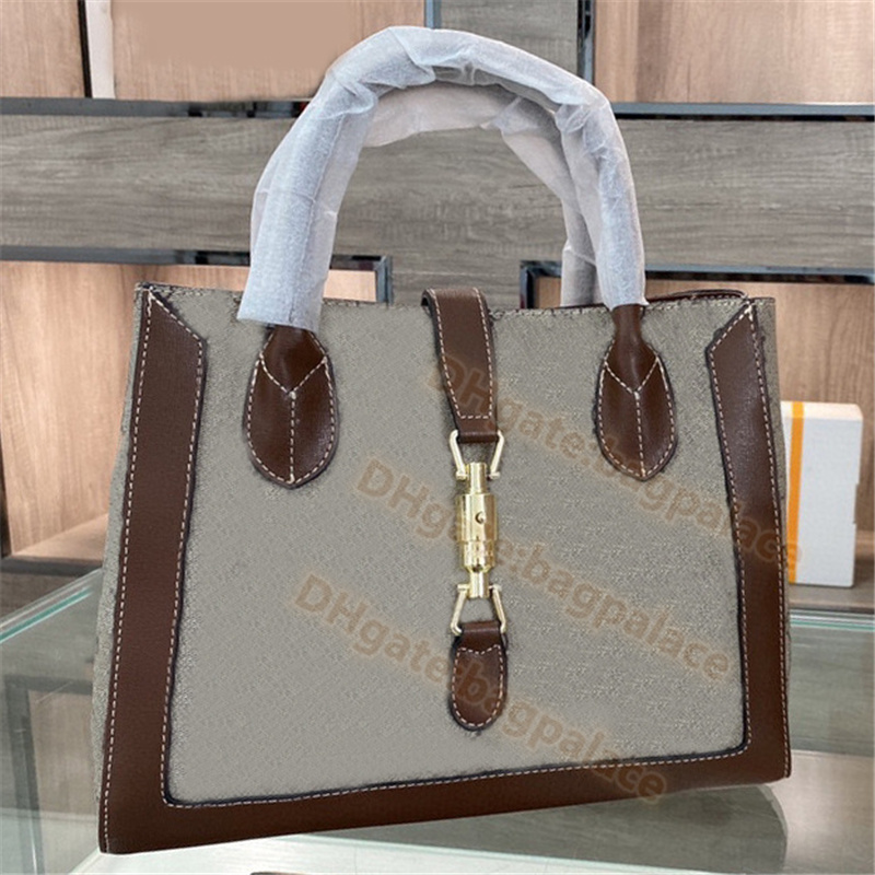 Stunning Top Quality Women Totes Shopping Bags Shoulder Bag 2021 Luxurys Designers Handbag Fashion Vintage Handbags Leather Crossbody Clutch Messenger Bag Tote, No bags
Stunning Top Quality Women Totes Shopping Bags Shoulder Bag 2021 Luxurys Designers Handbag Fashion Vintage Handbags Leather Crossbody Clutch Messenger Bag Tote, No bags