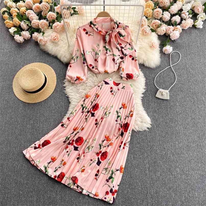 Summer Women Vintage Elegant OL Sets Flower Print 3/4 Sleeve Bow Blouse Shirt and Pleated Mid Skirt 2 Piece Set Female 210602, Pink
Summer Women Vintage Elegant OL Sets Flower Print 3/4 Sleeve Bow Blouse Shirt and Pleated Mid Skirt 2 Piece Set Female 210602, Pink