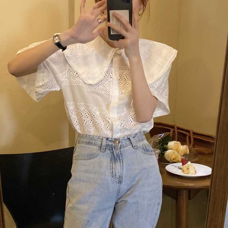 Korejpaa Women Blouses Summer Korea Chic Retro Elegant Doll Collar Openwork Lace Stitching Loose Joker Short-sleeved Shirt 210526