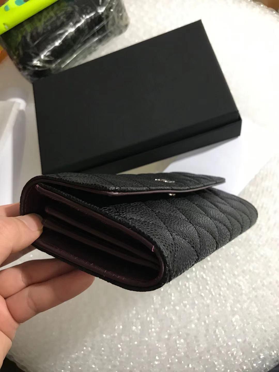 Selling black classic Original leather quilted wallet ladies genuine fashion clutch small purse with box, Red;black
Selling black classic Original leather quilted wallet ladies genuine fashion clutch small purse with box, Red;black