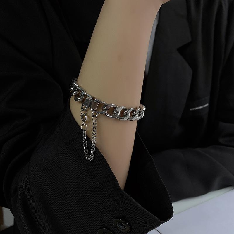 Bangle European And American Stainless Steel Metal Chain Personality Hip-hop Bracelet Men Women Simple Versatile Jewelry Gifts
Bangle European And American Stainless Steel Metal Chain Personality Hip-hop Bracelet Men Women Simple Versatile Jewelry Gifts