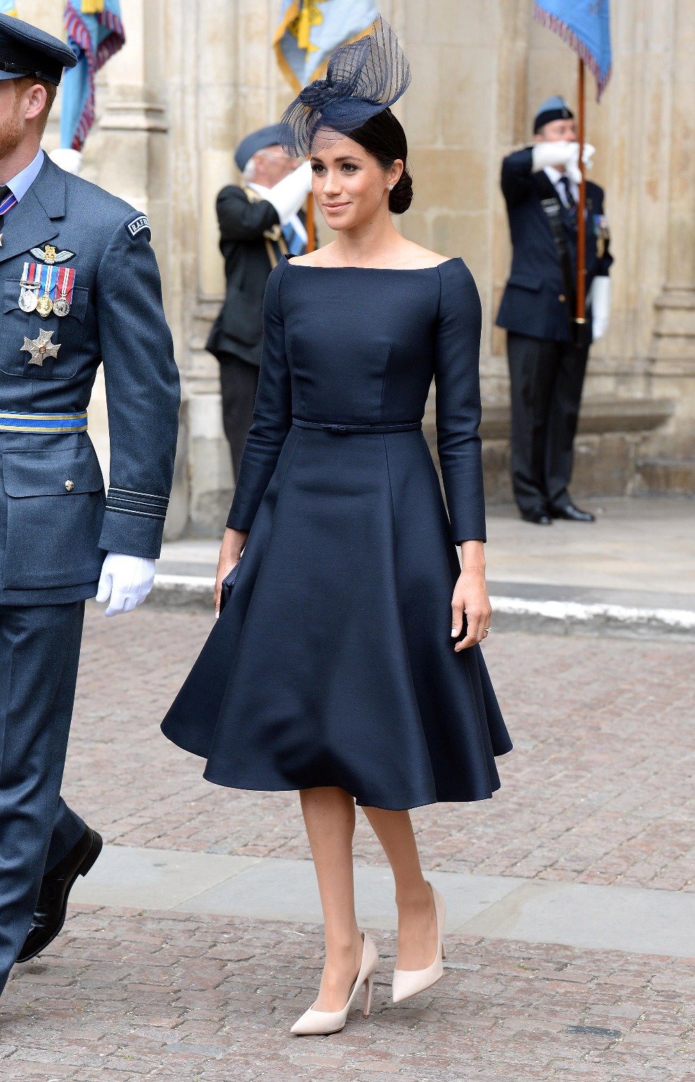 Meghan Markle Dark Navy Blue Celebrity Dresses Formal A-Line Long Sleeves Bow Sashes Bateau Vintage Custom Made Evening Gowns