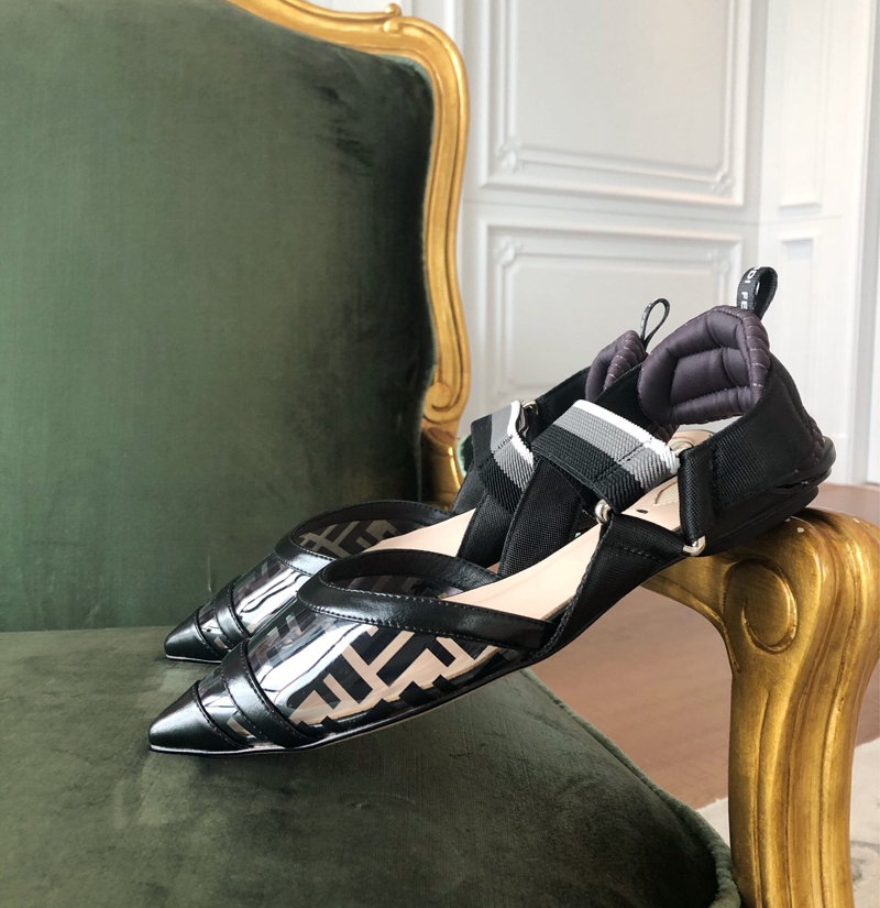 2021 Good Quality Fashion Women Luxurys Designers Shoes Designer Sandals Womens Luxury High Heels Sandal Dress Shoess With Box Size 35-41 -H321, Black
2021 Good Quality Fashion Women Luxurys Designers Shoes Designer Sandals Womens Luxury High Heels Sandal Dress Shoess With Box Size 35-41 -H321, Black