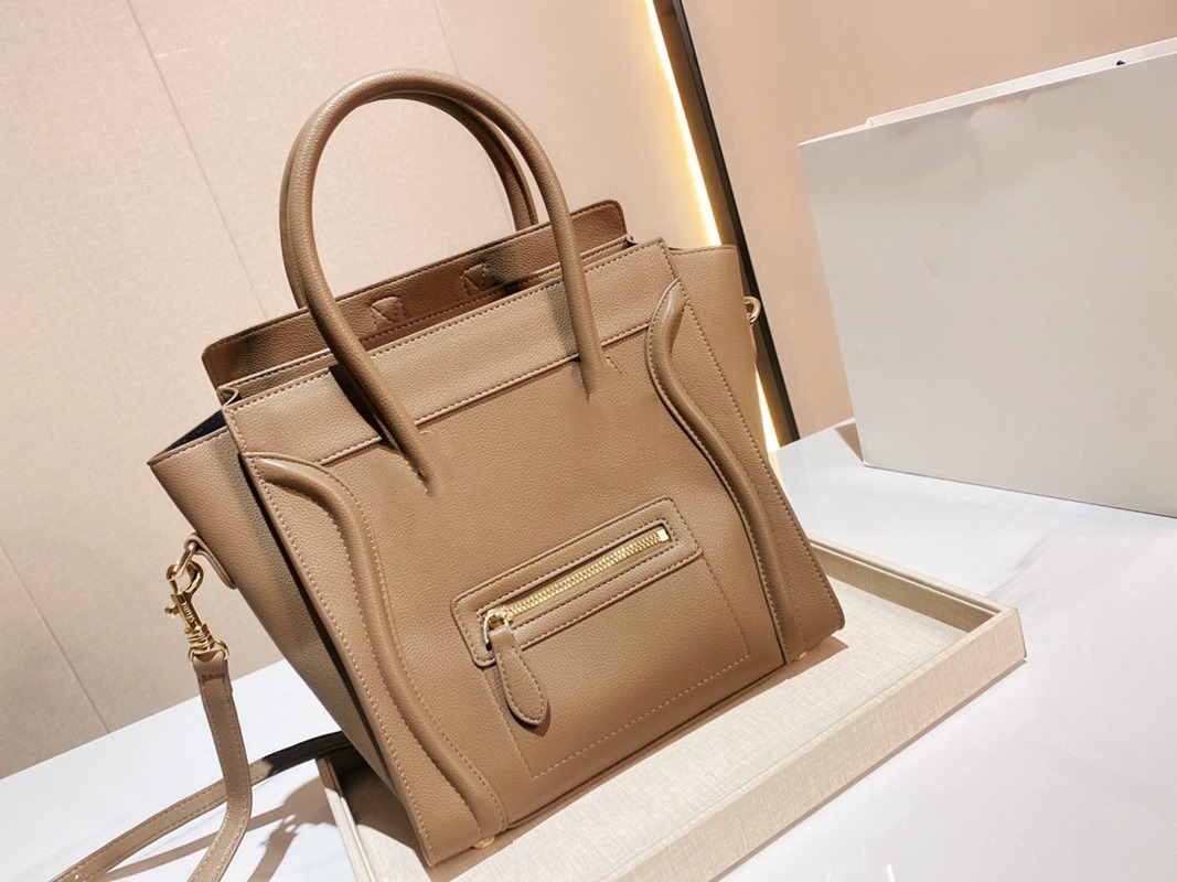 Classic luxury ladies Luggage Tote high-quality design diagonal bat bag with wrist tote
Classic luxury ladies Luggage Tote high-quality design diagonal bat bag with wrist tote