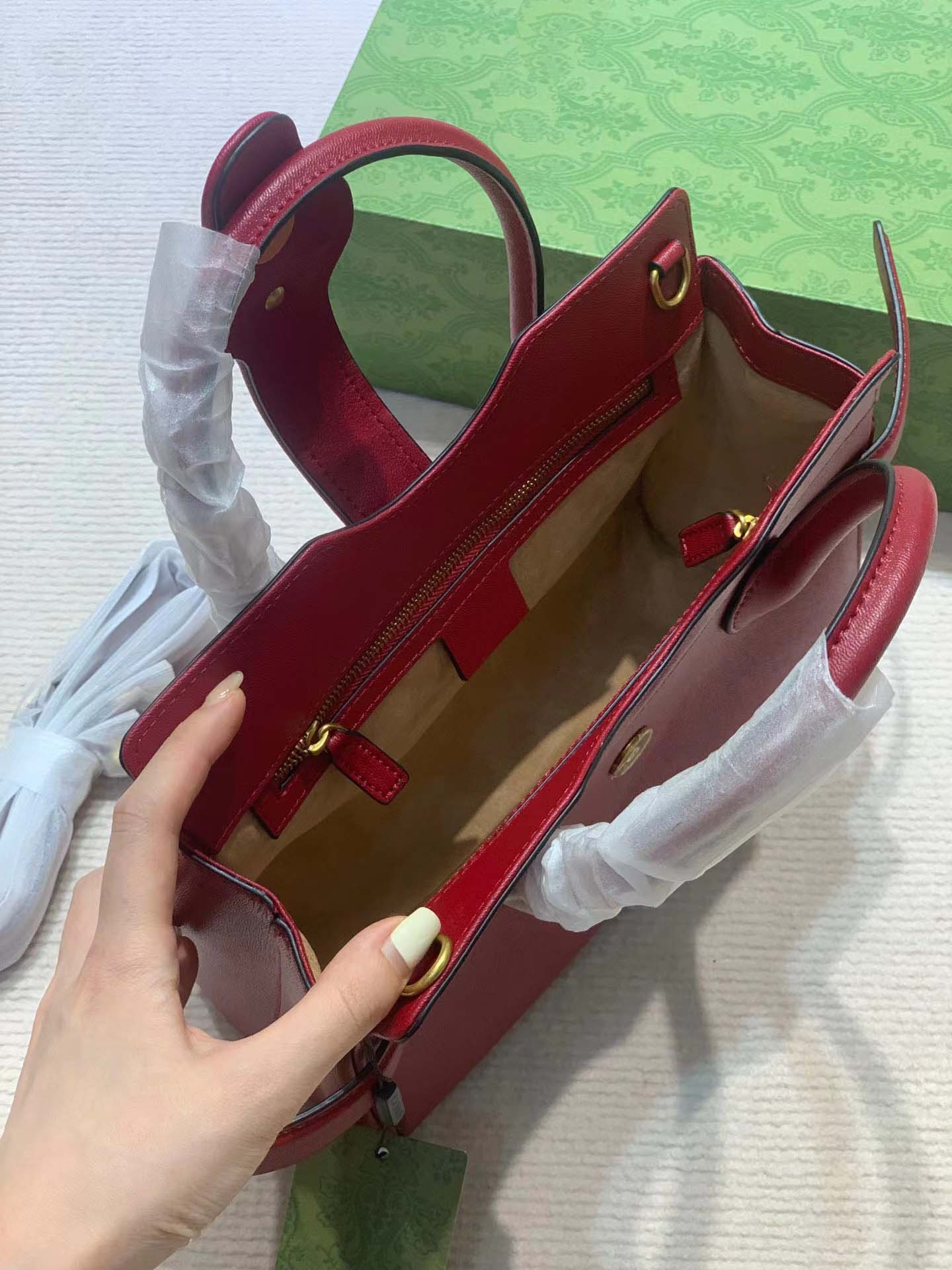 High quality shopping bag handbag leather luxury messenger bags designer handbags lady Kepitot shoulder bagss, White#658450
High quality shopping bag handbag leather luxury messenger bags designer handbags lady Kepitot shoulder bagss, White#658450