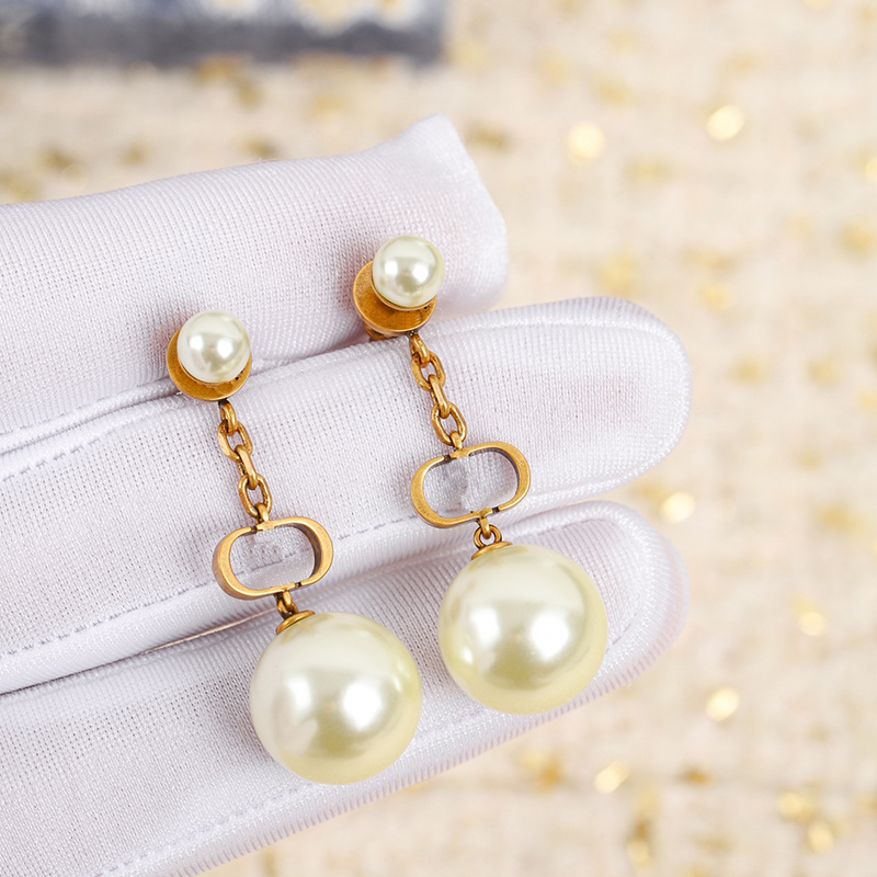 Nice stud Fashion Pearl Earring Double Pearl-Earrings Fishing Earringses High Quantity Gift for Friend with Box 26_CHNC30+box
Nice stud Fashion Pearl Earring Double Pearl-Earrings Fishing Earringses High Quantity Gift for Friend with Box 26_CHNC30+box