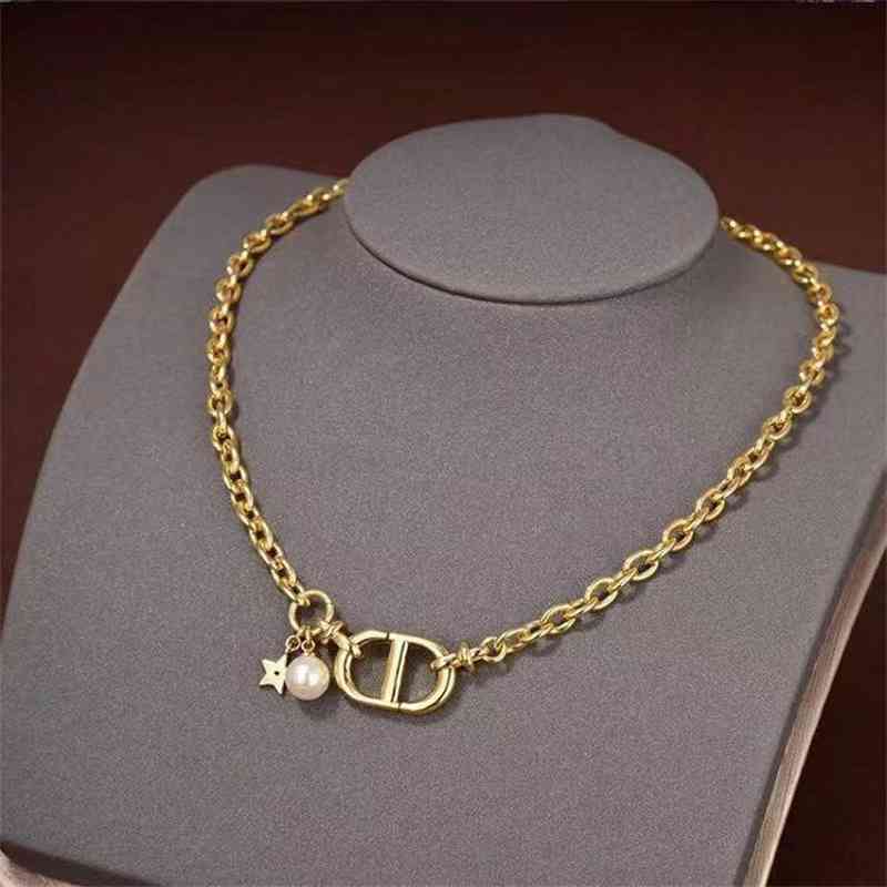D family / gold CD letter 21 year new Dijia fashion versatile net red temperament lesbian necklace TOO1
D family / gold CD letter 21 year new Dijia fashion versatile net red temperament lesbian necklace TOO1