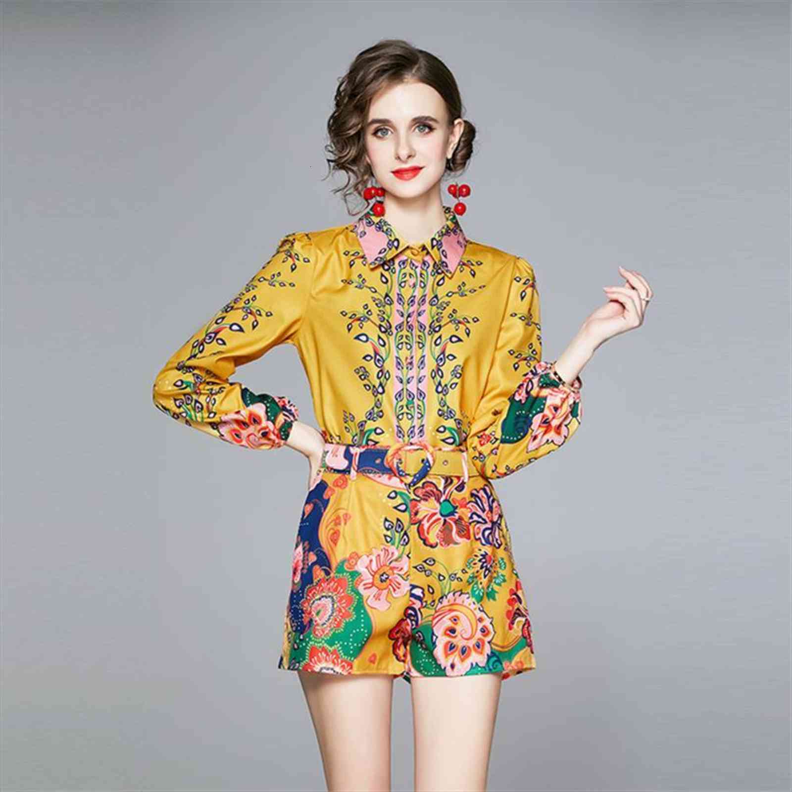summer autumn retro 2 piece women tracksuits set shorts and r runway two print vintage shirt short suits, Gray
summer autumn retro 2 piece women tracksuits set shorts and r runway two print vintage shirt short suits, Gray