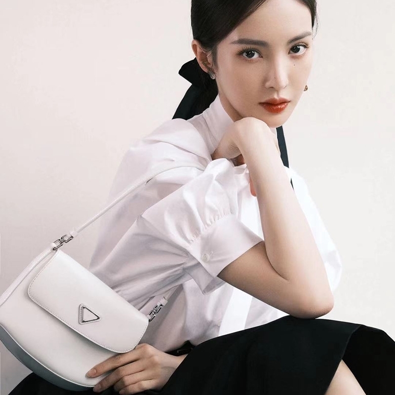 Women Luxurys Designers Bags 2021 The same bright leather one hand-held mirror Designer Handbag Handbags Totes Crossbody Bag
Women Luxurys Designers Bags 2021 The same bright leather one hand-held mirror Designer Handbag Handbags Totes Crossbody Bag