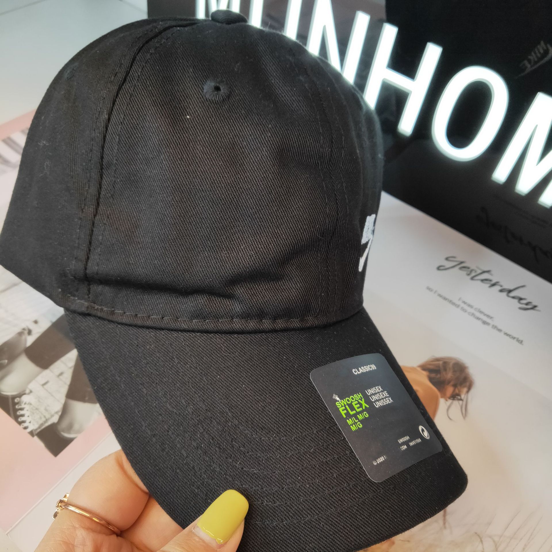 21 spring summer ins tide brand alphabet baseball cap embroidery lovers caps curved brim hats men women outdoor sun, White with logo on the front
21 spring summer ins tide brand alphabet baseball cap embroidery lovers caps curved brim hats men women outdoor sun, White with logo on the front