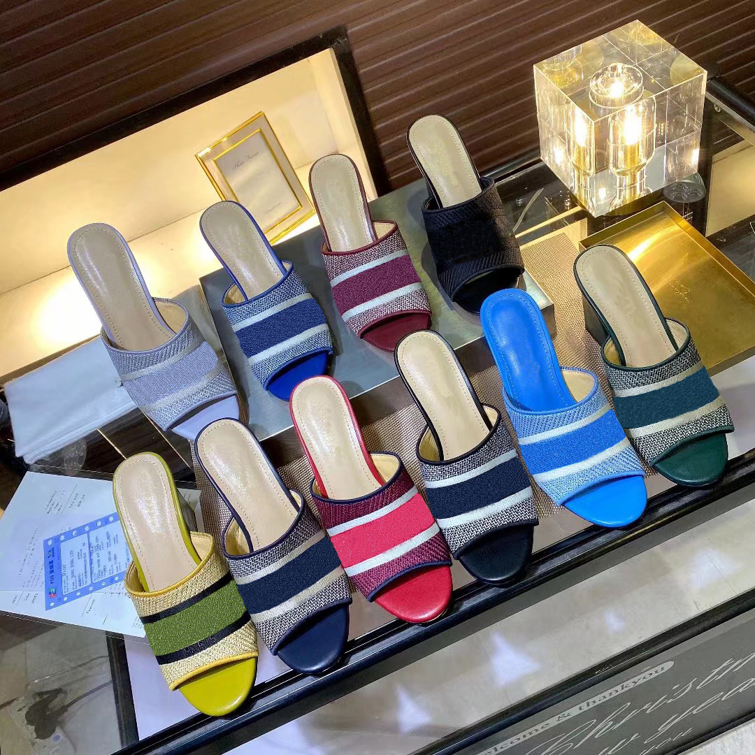 Fashion Summer Womens High Heels Slippers Striped Sandals Ladies Casual Heel Outdoor Shopping Letters Slipper Q-02, Black
Fashion Summer Womens High Heels Slippers Striped Sandals Ladies Casual Heel Outdoor Shopping Letters Slipper Q-02, Black