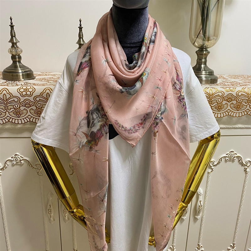 Women's square scarf scarves Classical style 100% silk material pink color pint flowers pattern size 130cm - 130cm, Blue;gray
Women's square scarf scarves Classical style 100% silk material pink color pint flowers pattern size 130cm - 130cm, Blue;gray