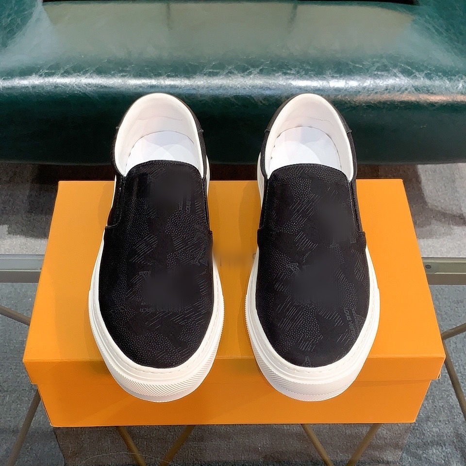 Fashion men designer shoes black letter printed slip on streetwear Luxury Mens party sports casual shoe with original boxCasual Fashion Versatile Style
Fashion men designer shoes black letter printed slip on streetwear Luxury Mens party sports casual shoe with original boxCasual Fashion Versatile Style