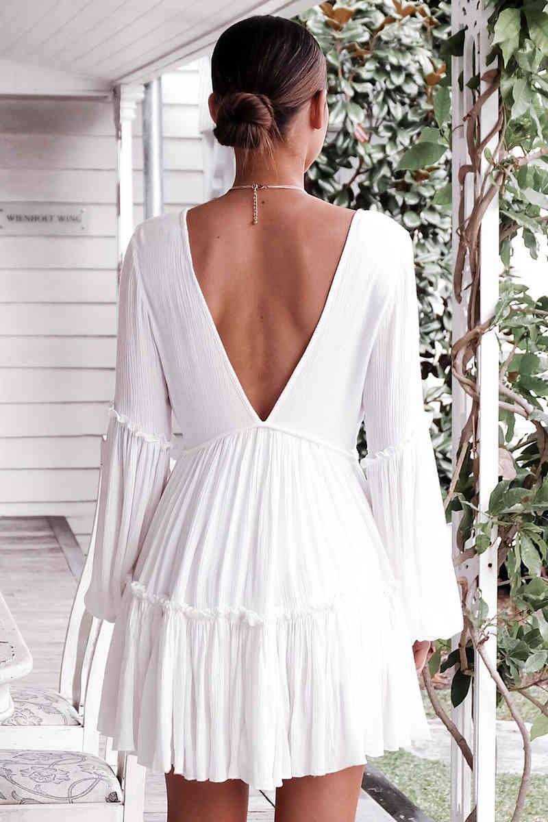 Women Dress Deep V Neck Backless Sexy es Lantern Sleeve Short White Plus Size Bohemian es Summer 210513