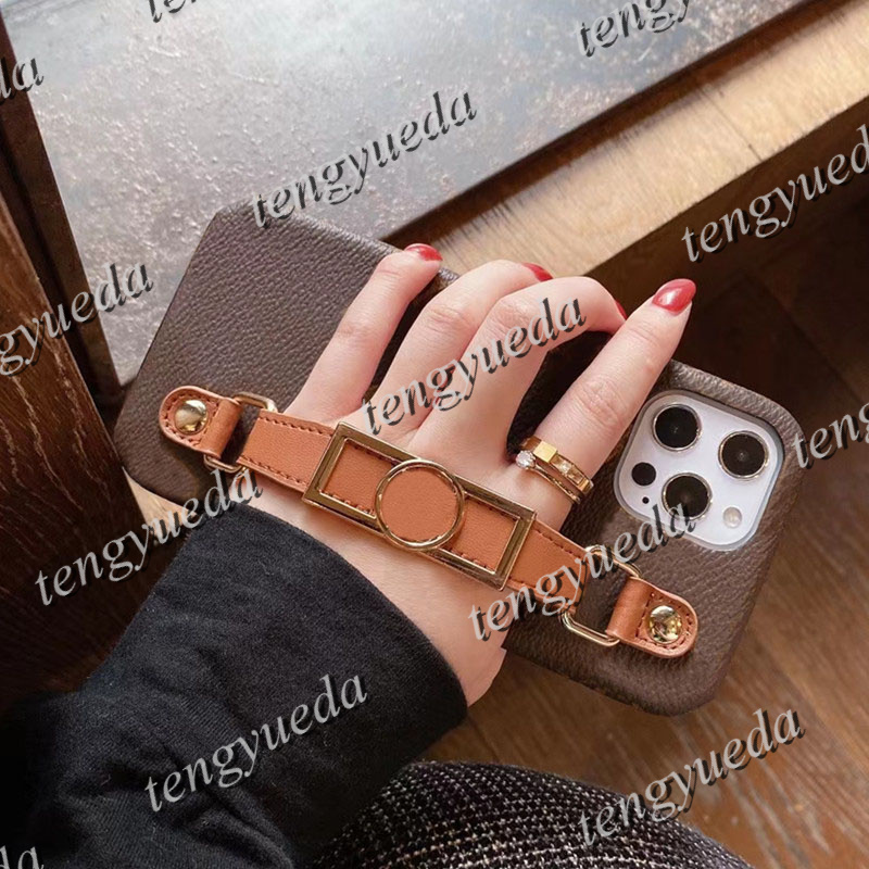 Luxury Fashion Designer Phone Cases for iphone 16 16pro 15 15pro 11 12 13 14 pro max Leather Wristband Holder Cellphone Cover with Samsung S23 S24 ultra