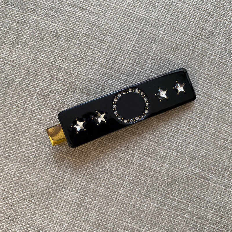 Letter Rhinestone Barrettes Star Pattern Hai Clip Simple Solid Color Hairpin Fashion Designer Barrette For Lady
Letter Rhinestone Barrettes Star Pattern Hai Clip Simple Solid Color Hairpin Fashion Designer Barrette For Lady
