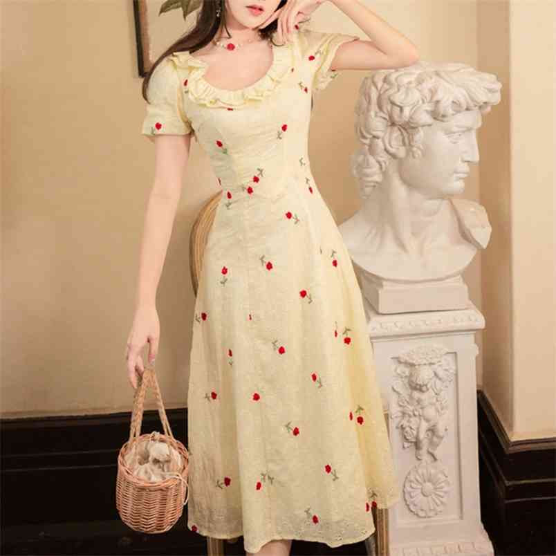 Summer Women Sweet Floral Embroidery Hollow Out Midi Dress Vintage Elegant Ruffles O-Neck Cotton Slim Party Vestidos 210519, Picture color
Summer Women Sweet Floral Embroidery Hollow Out Midi Dress Vintage Elegant Ruffles O-Neck Cotton Slim Party Vestidos 210519, Picture color