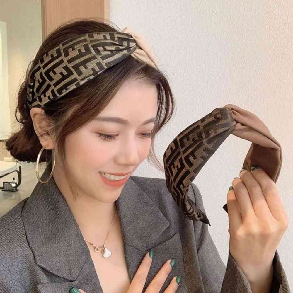 High style color matching cross hair hoop versatile temperament headdress new Korean wide edge headband head buckle
High style color matching cross hair hoop versatile temperament headdress new Korean wide edge headband head buckle