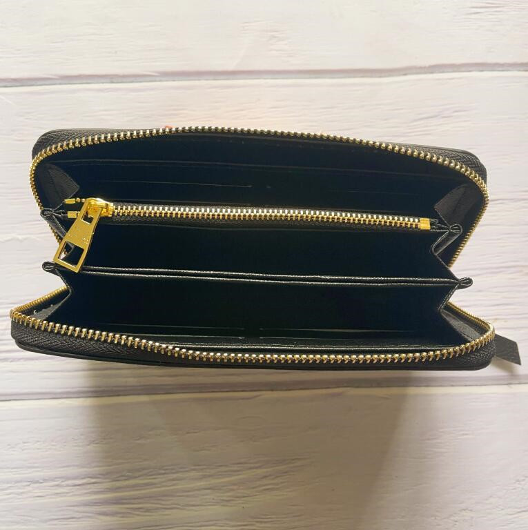 Women Wallet High Quality purse clutch fashion Date Code Original box purse woman lady, Red;black
Women Wallet High Quality purse clutch fashion Date Code Original box purse woman lady, Red;black