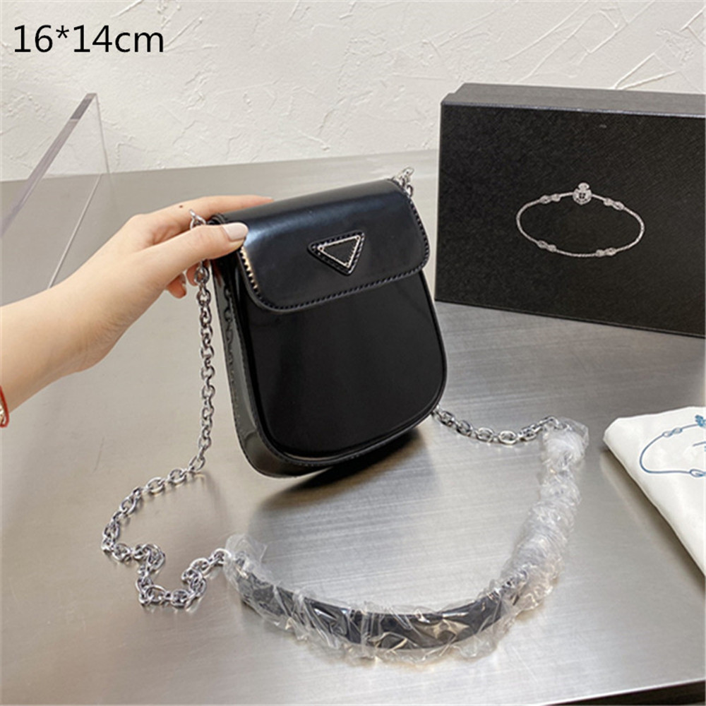 Mini Women Chain Phone Shoulder Bags Designers Crossbody Purses Smartphone bags Change bag fashion Summer Wallets 4 color High Quality, Contact seller
Mini Women Chain Phone Shoulder Bags Designers Crossbody Purses Smartphone bags Change bag fashion Summer Wallets 4 color High Quality, Contact seller