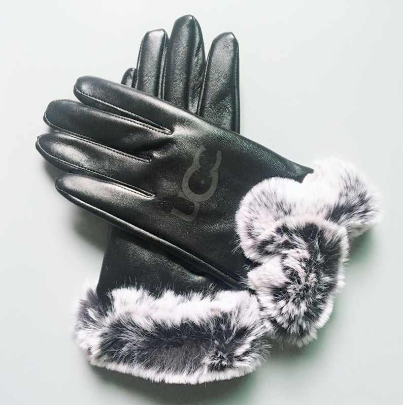 Designer Letter Gloves Winter Autumn Fashion Women Cashmere Mittens Glove With Lovely Fur Ball Outdoor Sport Warm Winters Glovess 565
Designer Letter Gloves Winter Autumn Fashion Women Cashmere Mittens Glove With Lovely Fur Ball Outdoor Sport Warm Winters Glovess 565