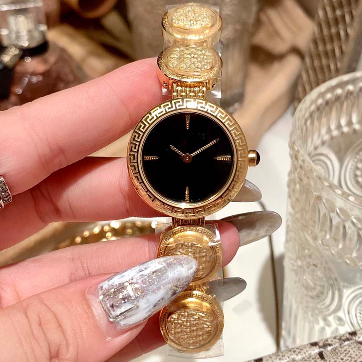 Women Watches black knight watch top high quality quartz clock designer stainless steel strap classic style design 28mm
Women Watches black knight watch top high quality quartz clock designer stainless steel strap classic style design 28mm
