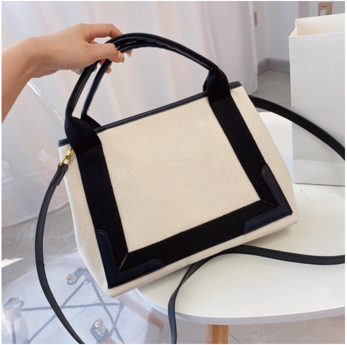 2021 Luxury women totes shopping Bags Handbag High Quality Designers Trend Single Shoulder Diagonal Bag, Black
2021 Luxury women totes shopping Bags Handbag High Quality Designers Trend Single Shoulder Diagonal Bag, Black