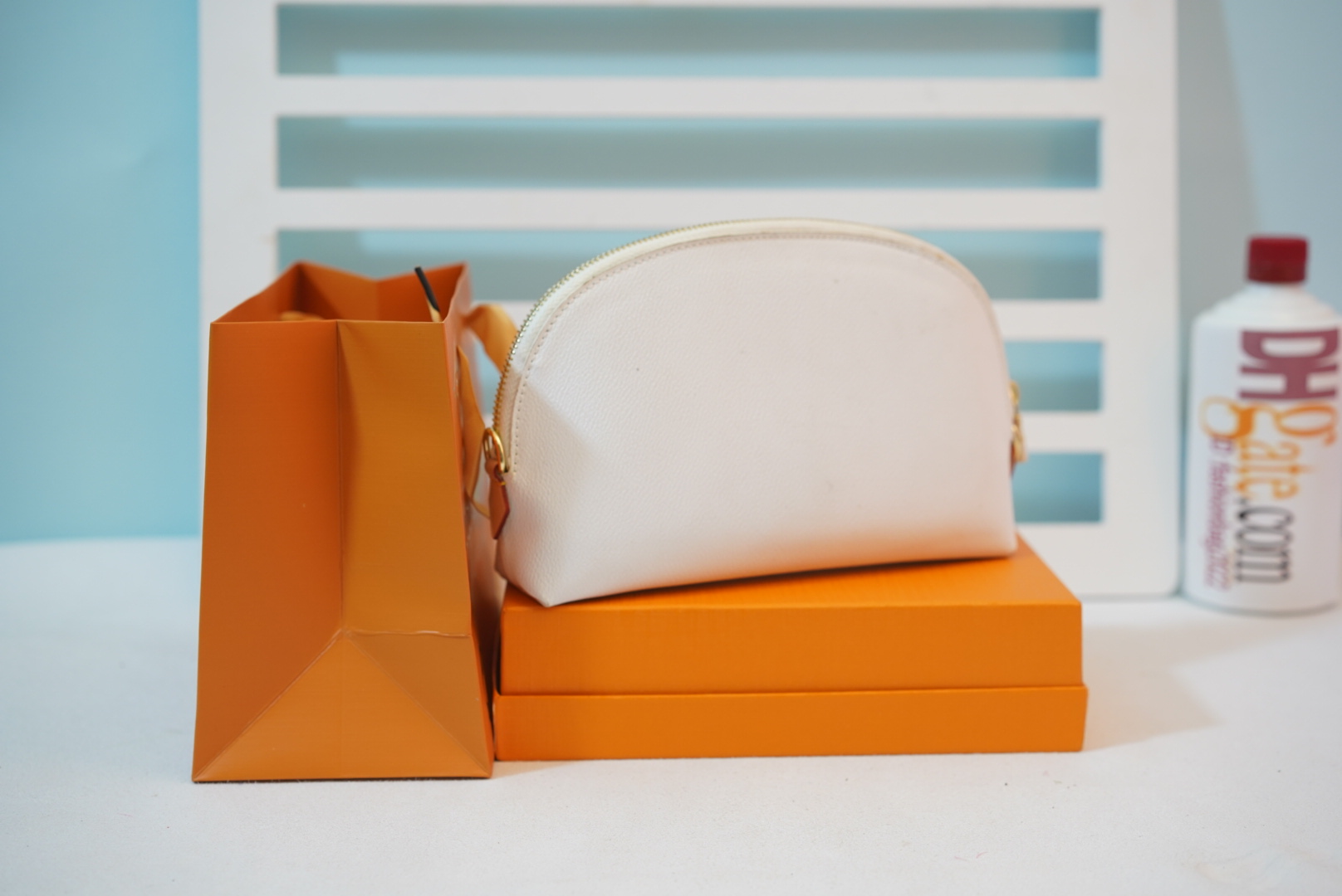 purse Top Quality Alma Bb Fashion Women Shoulder Bags Messenger Bag Leather with metal chain Ladies Cosmetic Crossbody Tote Toiletry travel, White flower letter
purse Top Quality Alma Bb Fashion Women Shoulder Bags Messenger Bag Leather with metal chain Ladies Cosmetic Crossbody Tote Toiletry travel, White flower letter