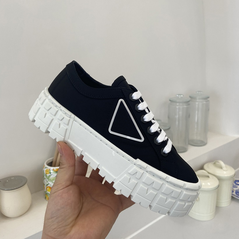 Fashion Women Sneakers Designer Shoes Lnspired by motorcycle wheels a nylon gabardine sneaker has Thick rubber sole Ariangular logo adorns the sides With Box, #9
Fashion Women Sneakers Designer Shoes Lnspired by motorcycle wheels a nylon gabardine sneaker has Thick rubber sole Ariangular logo adorns the sides With Box, #9