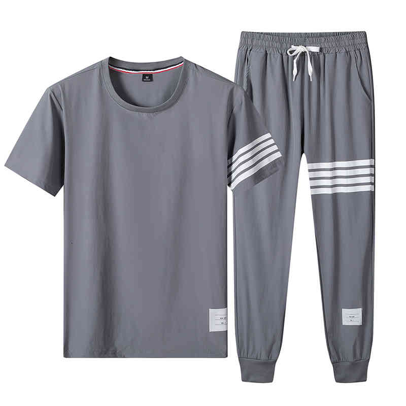 Men's Tracksuits set of hip hop, t-shirt and shorts for men, casual fashion, patchwork, sports clothes, racing, 4xl, RHQ5, 1# shoe box
Men's Tracksuits set of hip hop, t-shirt and shorts for men, casual fashion, patchwork, sports clothes, racing, 4xl, RHQ5, 1# shoe box