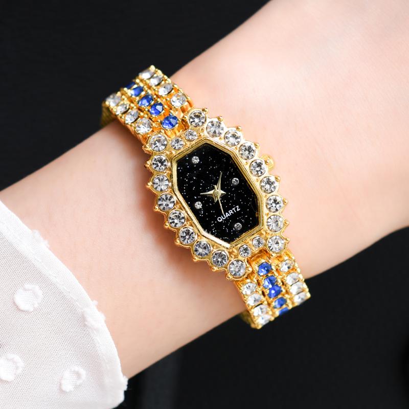 Wristwatches Top Brand Rhinestone Women Bracelet Watches Ladies Quartz Wrist Watch Luxury Fashion 4 Colors, Black
Wristwatches Top Brand Rhinestone Women Bracelet Watches Ladies Quartz Wrist Watch Luxury Fashion 4 Colors, Black