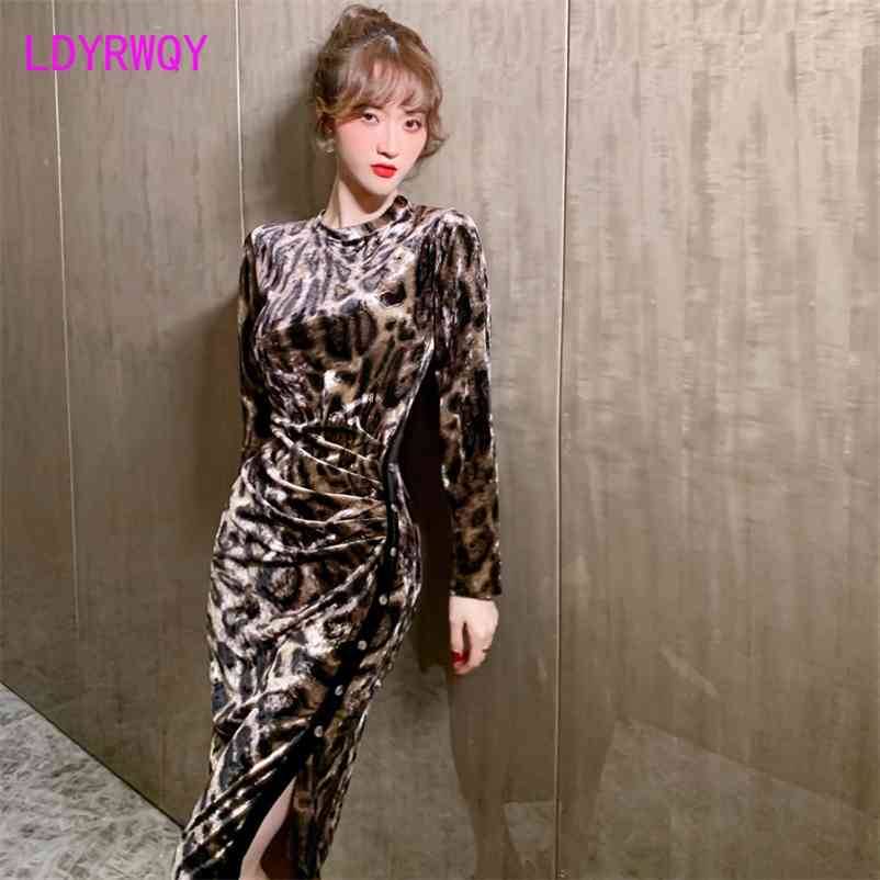 The leopard print velvet fishtil dress fetured sexy bun nd bottom Office Ldy Sheth Leoprd 210603
The leopard print velvet fishtil dress fetured sexy bun nd bottom Office Ldy Sheth Leoprd 210603